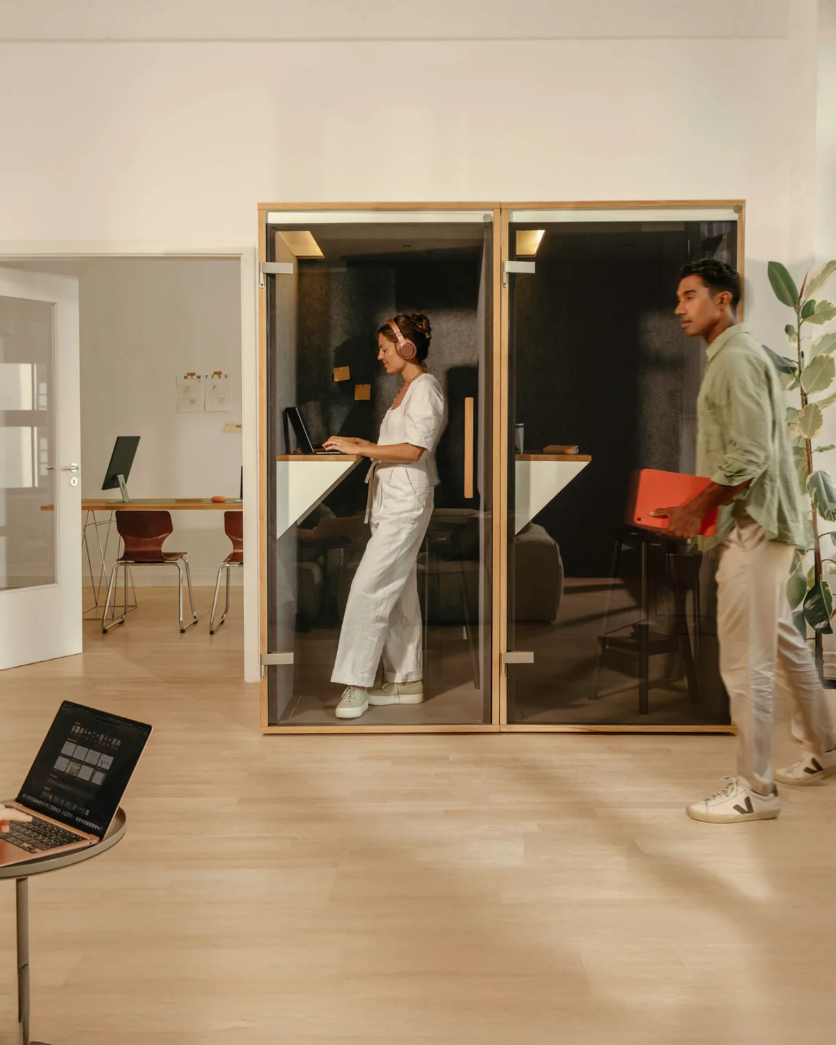 Interior de una oficina en Batán Town Center